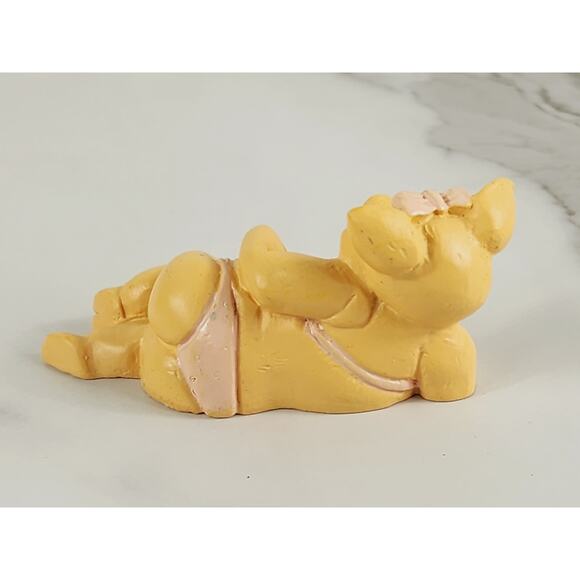Bikini Pig On The Beach Figurine Piglet Piggy 3 1/4" Resin 90s Pig Lover Vintage - Picture 6 of 12